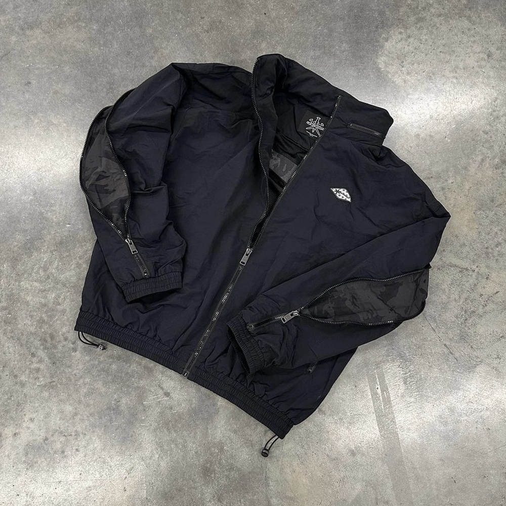 UNKNOWN LONDON(アンノウン・ロンドン)商品ページ - Zipped Panel Sport Jacket - Black -  VENTURER(ベンチュラー)