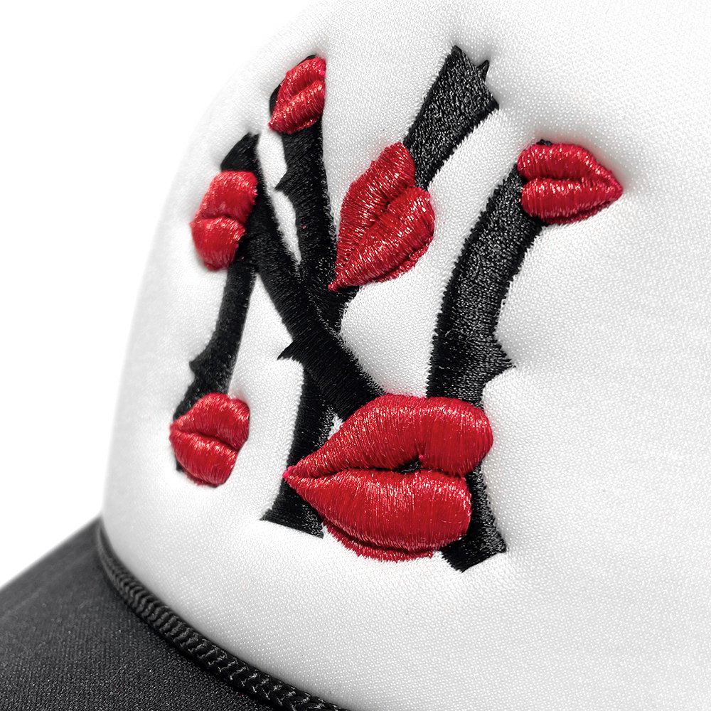 LA ROPA(ラ ロパ)商品ページ - NY Is Kissing Me Trucker Hat