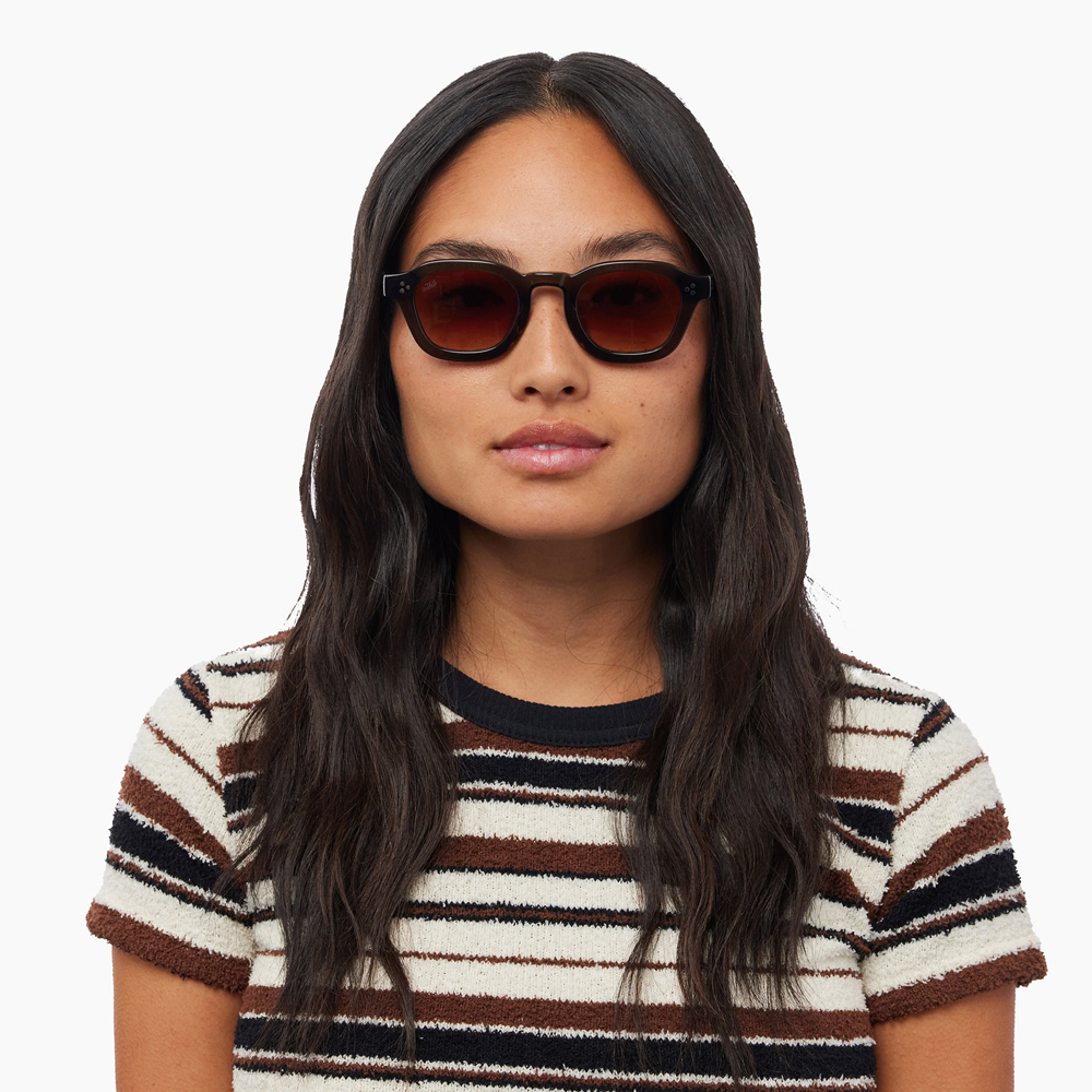 AKILA LA (アキラ・エルエー) 商品ページ - Logos Sunglasses