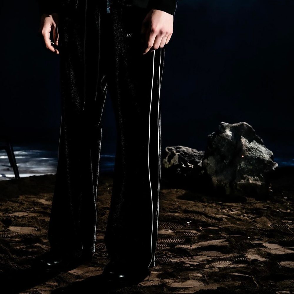 LAST NEST(ラストネスト)商品ページ - Velour Embroidery Track LAST NEST(ラストネスト)商品ページ - Velour Embroidery Track