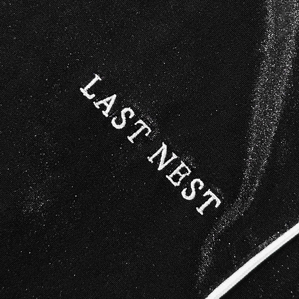 LAST NEST(ラストネスト)商品ページ - Velour Embroidery Track LAST NEST(ラストネスト)商品ページ - Velour Embroidery Track