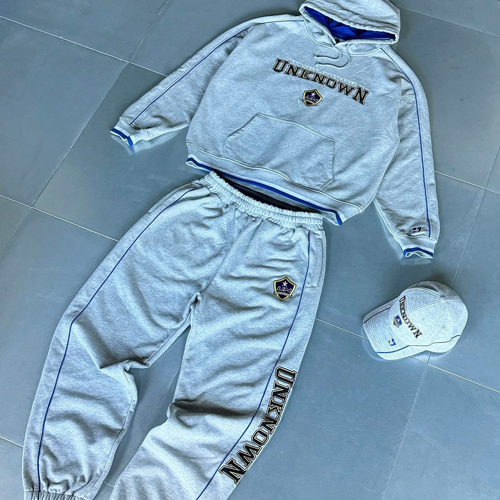 UNKNOWN LONDON(アンノウン・ロンドン)商品ページ - College Hoodie