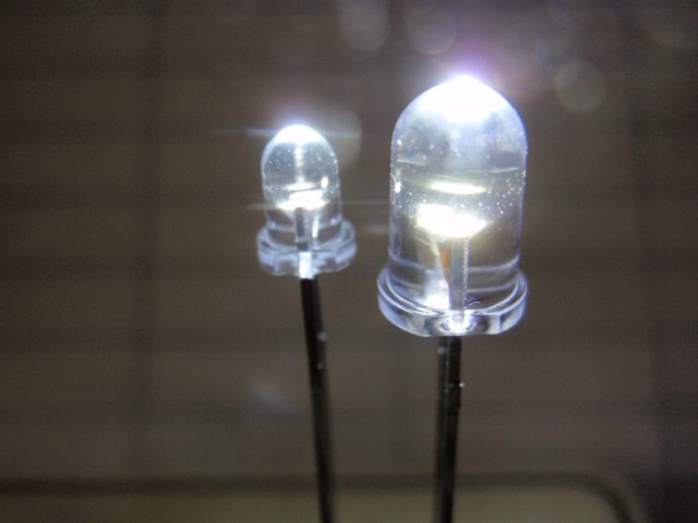 5mm LED単体・白色 日本製 - 秋葉原電気街の電子部品店 パーツランド