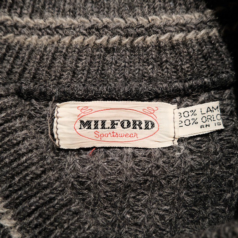 MILFORD SPORTWEAR V-Neck Sweater