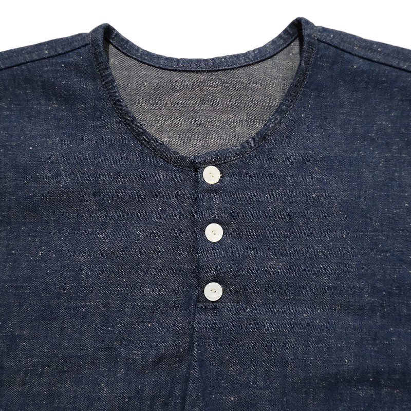 DENIM HENLEY NECK