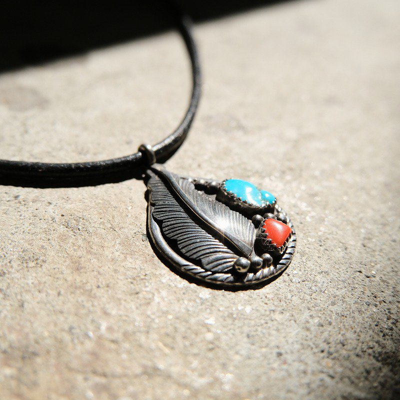 NATIVE AMERICAN FEATHER  TURQUOISE NECKLACE