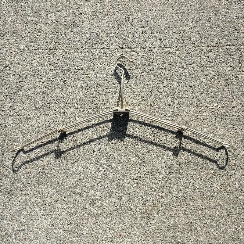 FOLDING TRAVEL HANGER