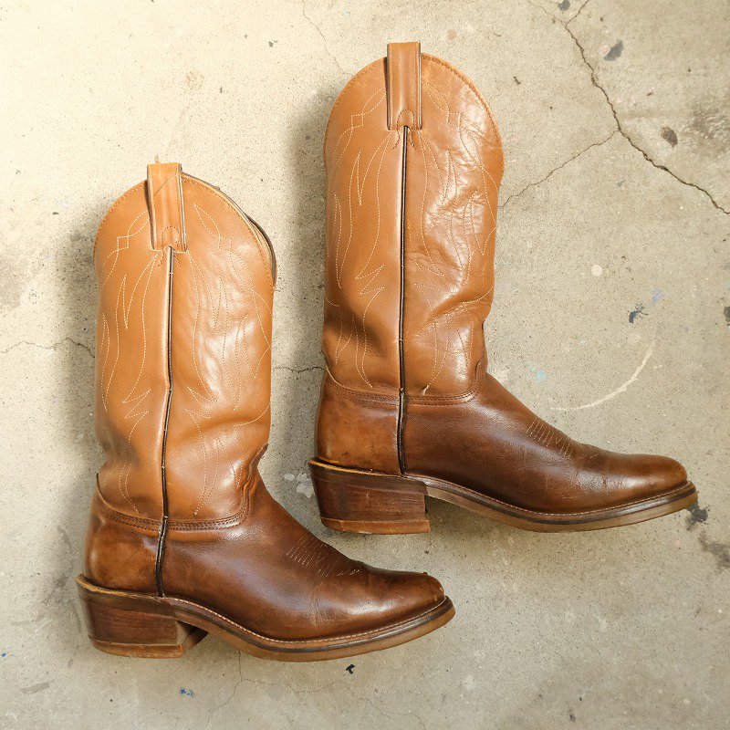 VINTAGE WESTERN BOOTS (8D)