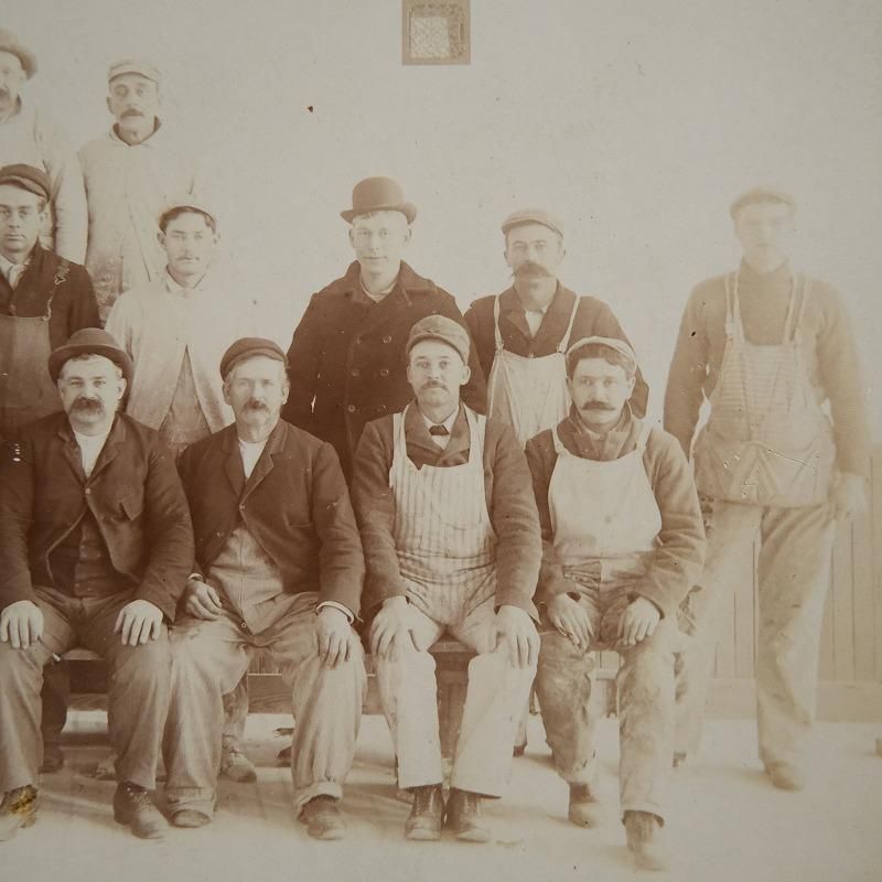 ANTIQUE WORKER PHOTO