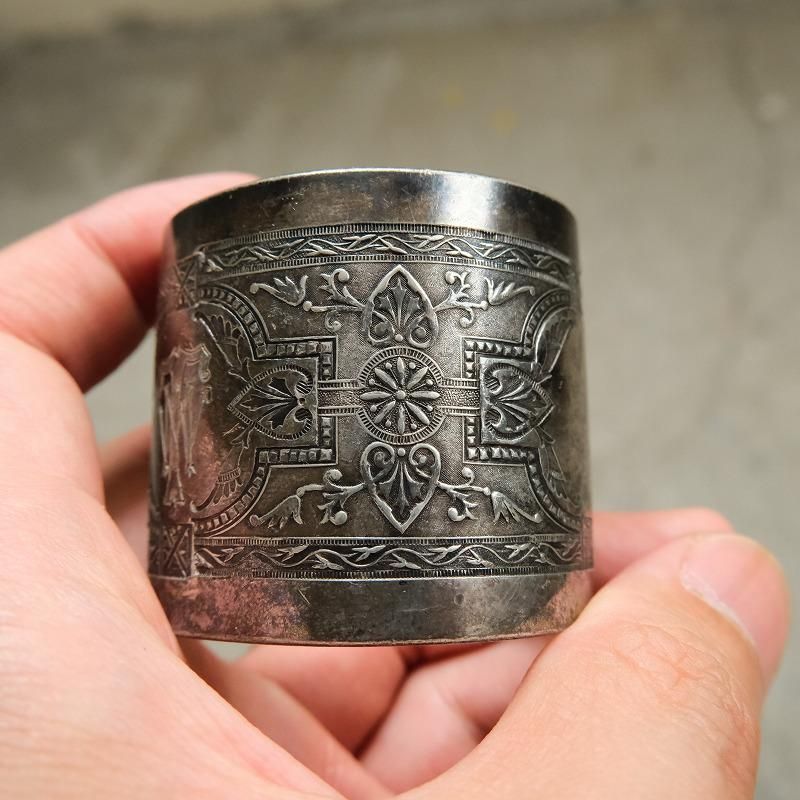 ANTIQUE NAPKIN RING (TMW)