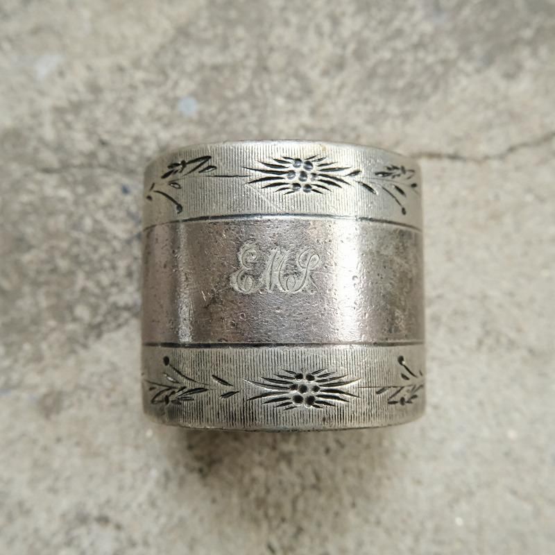 ANTIQUE NAPKIN RING (EMJ)