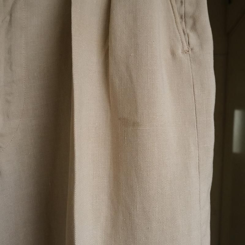 H.A.&E. SMITH LTD. TUCKED LINEN SHORTS