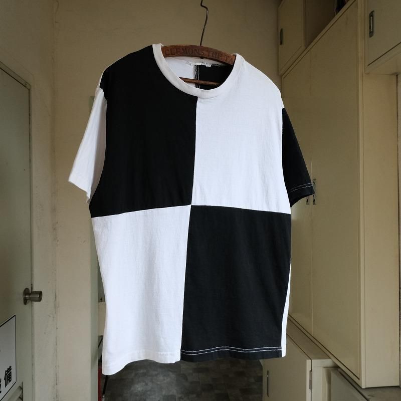 BLACK WHITE T-SHIRT