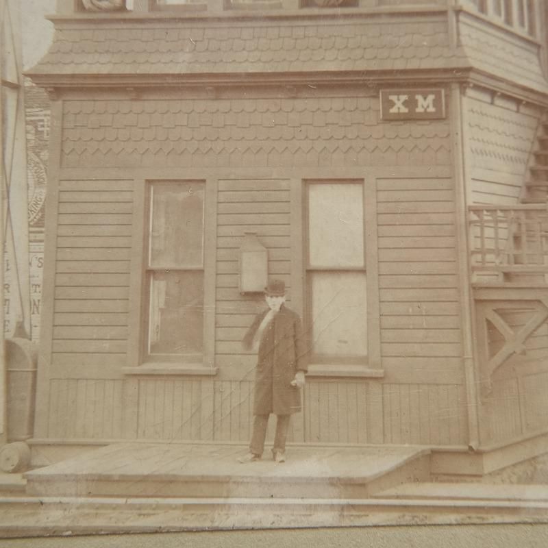 ANTIQUE PHOTO (MEN,HOUSE)