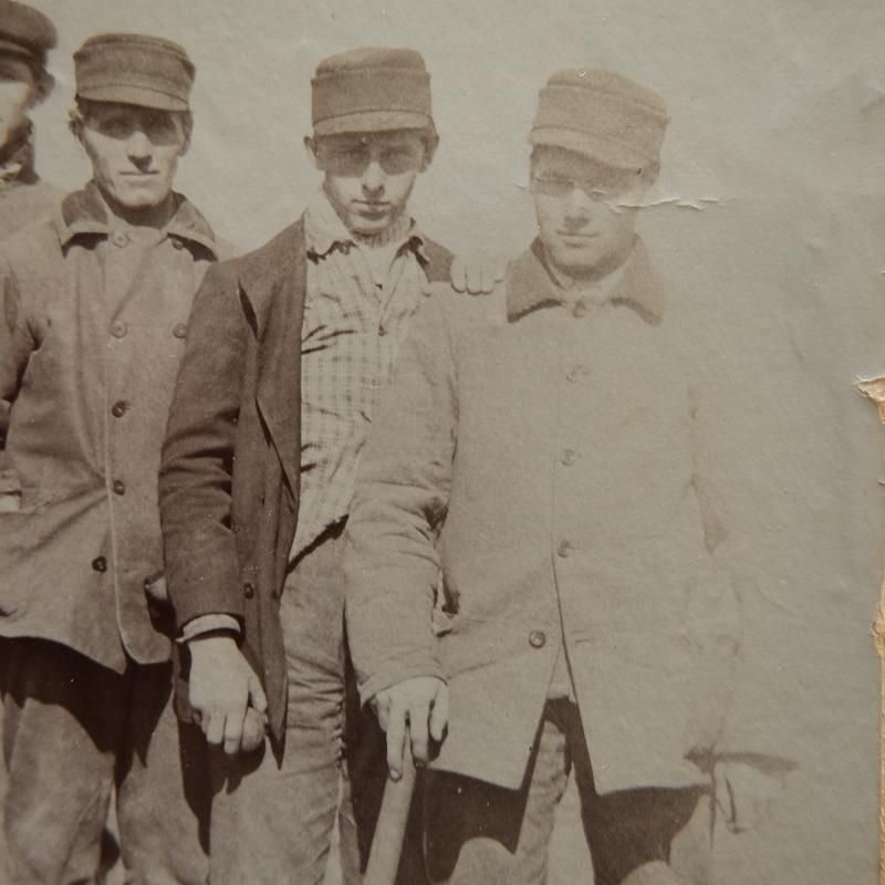 ANTIQUE WORKER PHOTO