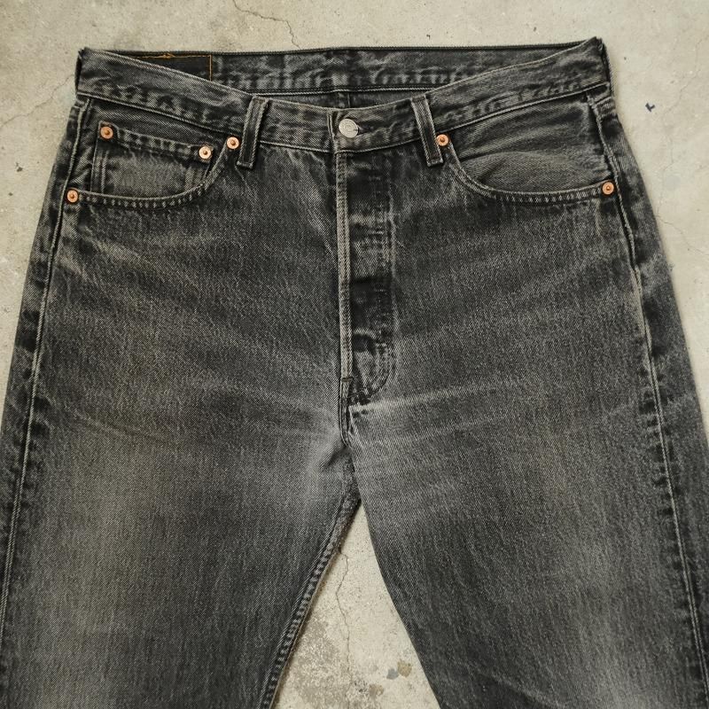 LEVI'S 501 CUT OFF BLACK DENIM PANTS