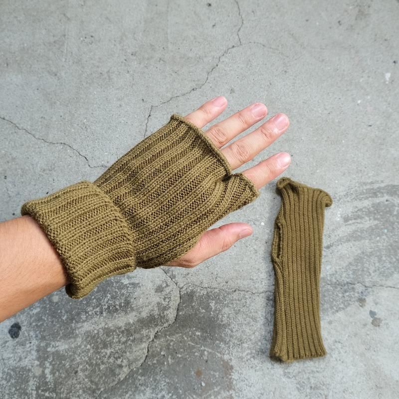 AMERICAN RED CROSS KNIT GLOVE