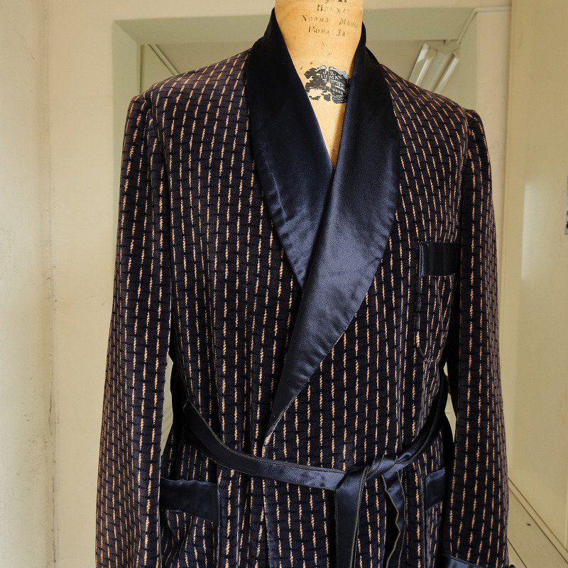 R.H. STEARNS CO. SMOKING JACKET