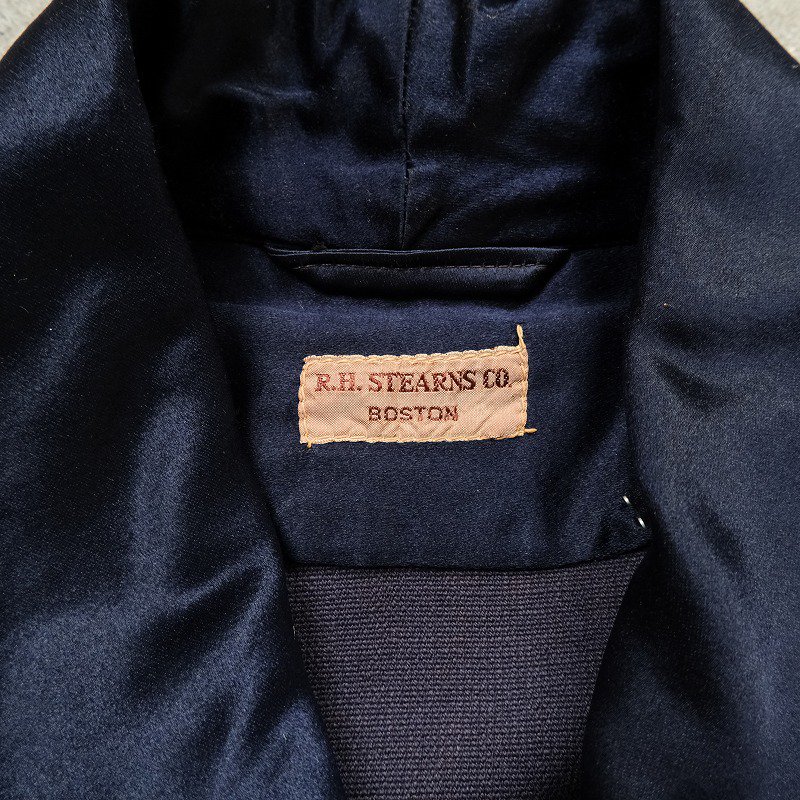 R.H. STEARNS CO. SMOKING JACKET