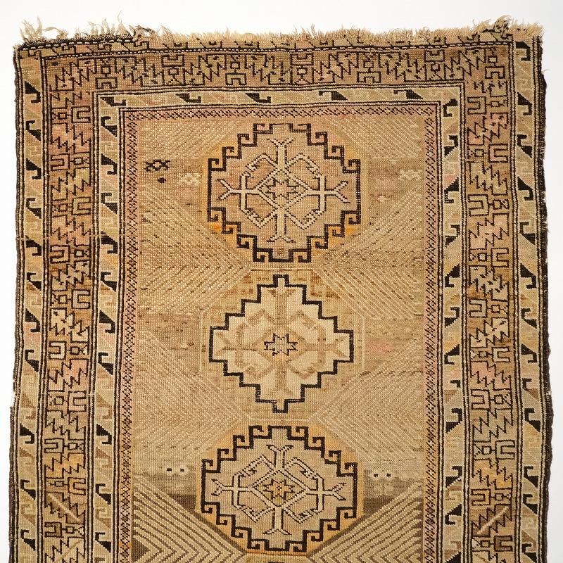 ANTIQUE CAUCASIAN RUG(KUBA)