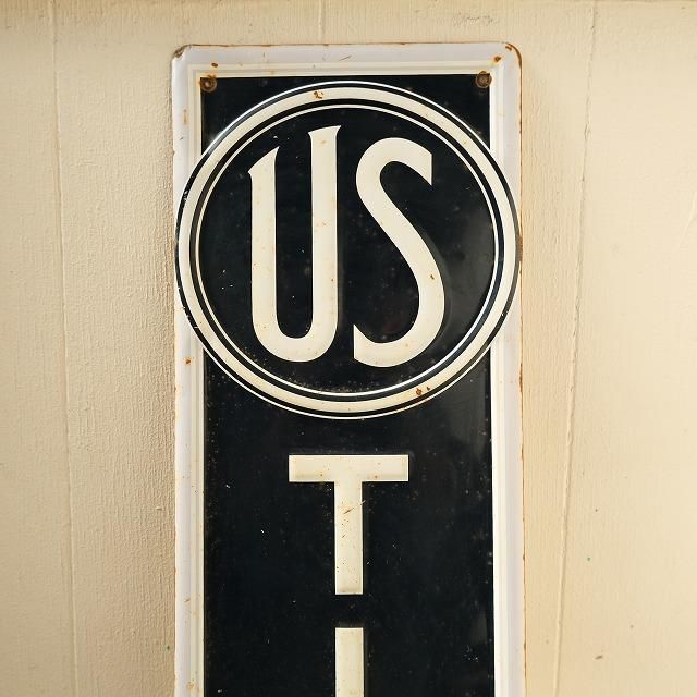 US TIRES SIGN