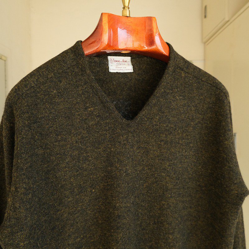 1960's TOWNE AND KING WOOL MOHAIR SWEATER