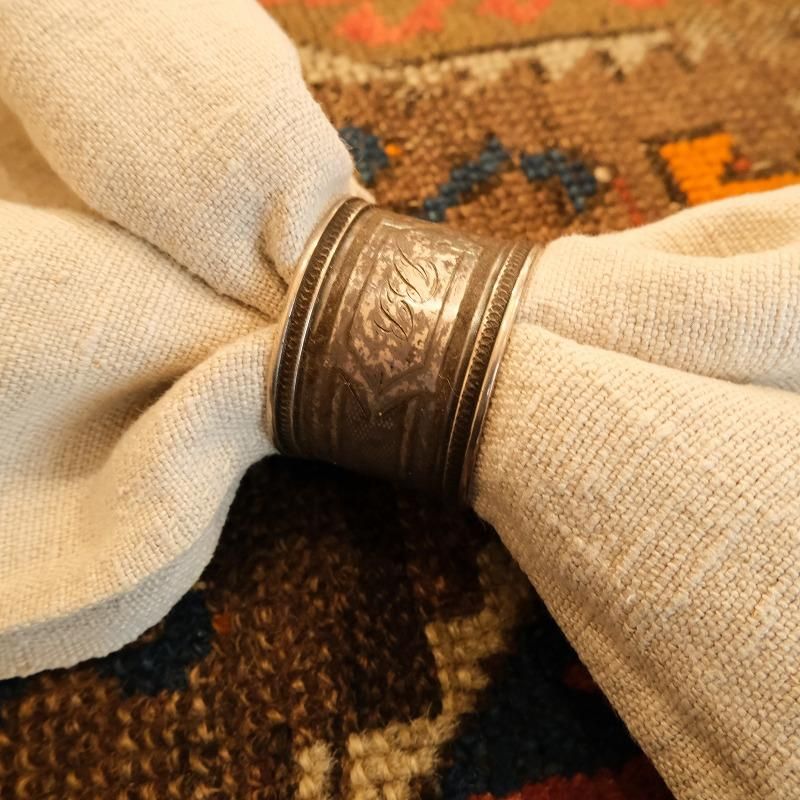 ANTIQUE LINEN FABRIC & NAPKIN RING