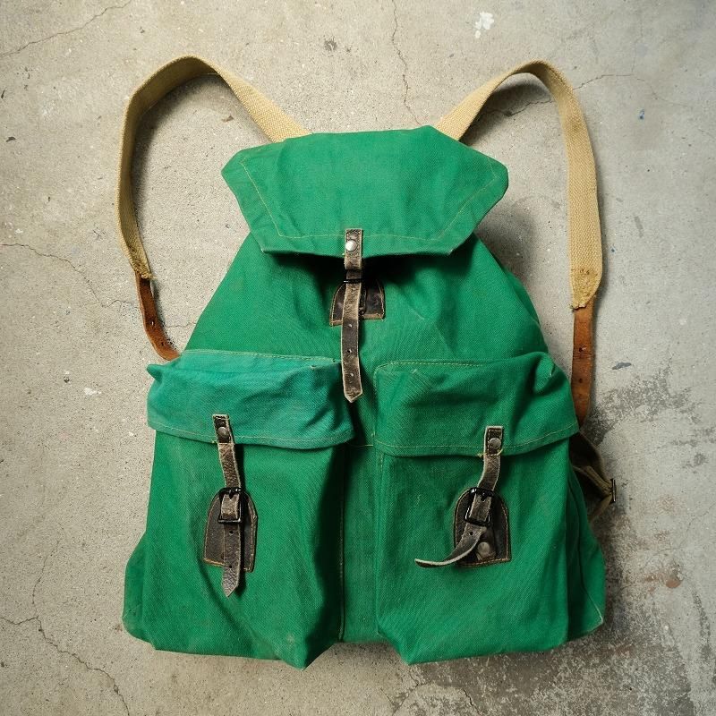 1950's GREEN CANVAS BACK PACK