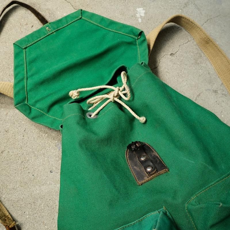 1950's GREEN CANVAS BACK PACK