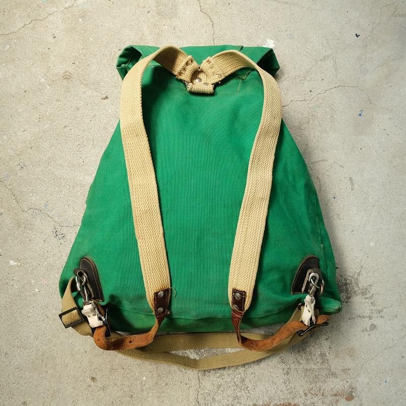 1950's GREEN CANVAS BACK PACK