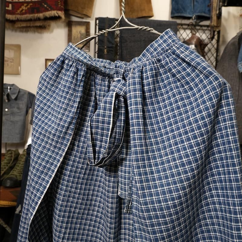 ANTIQUE INDIGO CHECK APRON