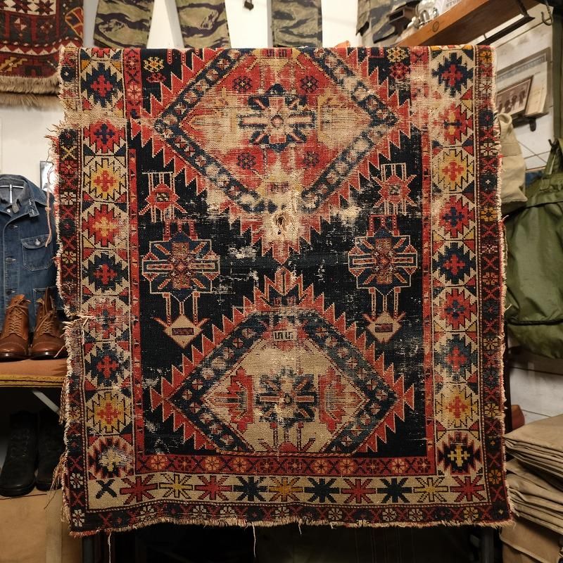 1900's ANTIQUE CAUCASIAN RUG