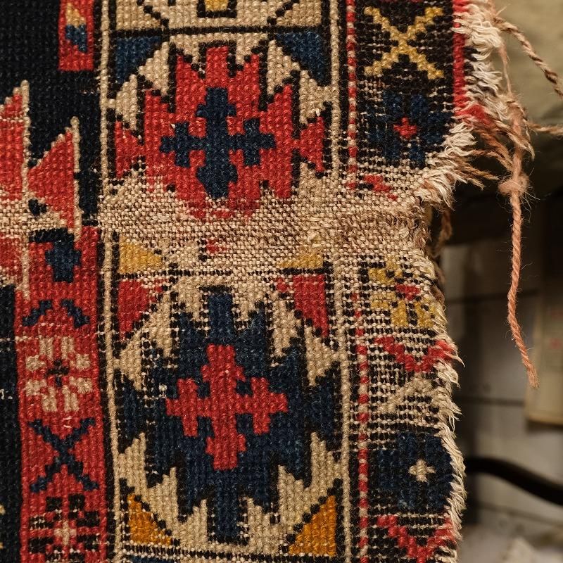 1900's ANTIQUE CAUCASIAN RUG