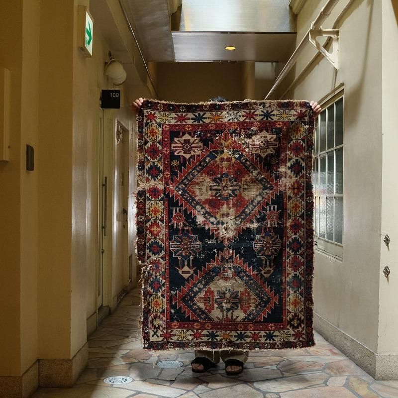 1900's ANTIQUE CAUCASIAN RUG