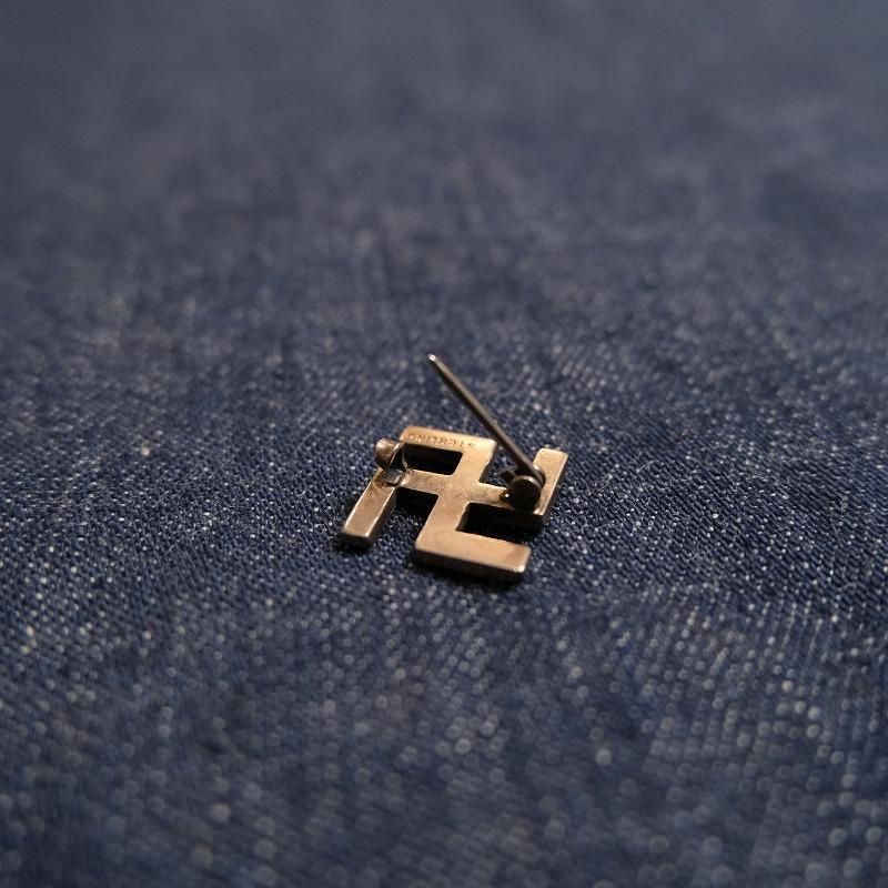 1940's SWASTIKA PIN