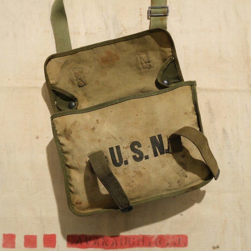 1940's U.S.N. MEDICAL KIT BAG