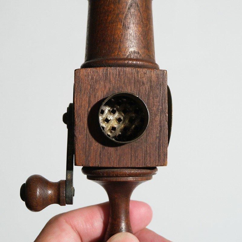 1860's ANTIQUE TREEN PEPPER MILL