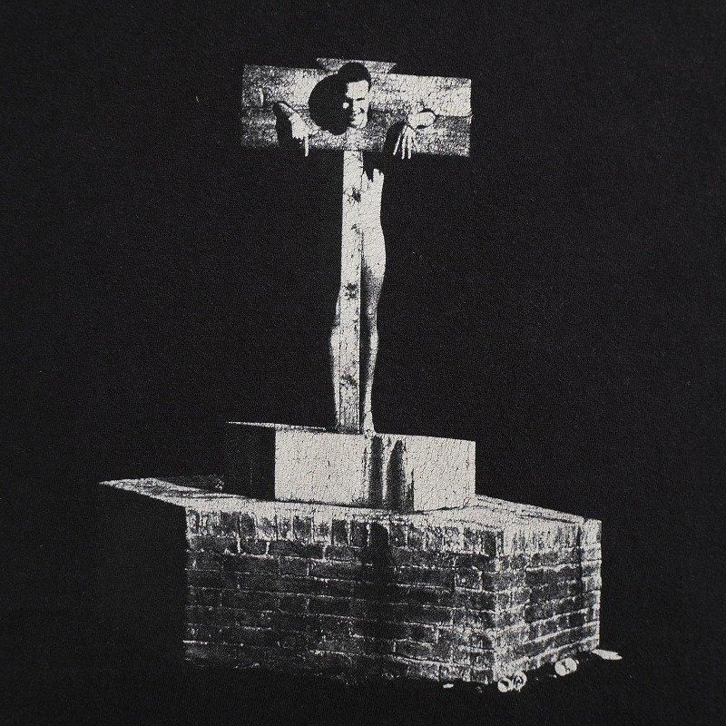 2000's A MAN IN GALLOWS T-SHIRT