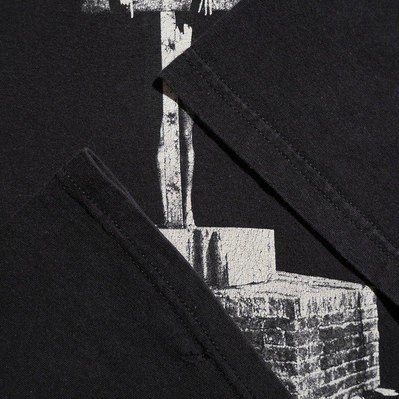 2000's A MAN IN GALLOWS T-SHIRT