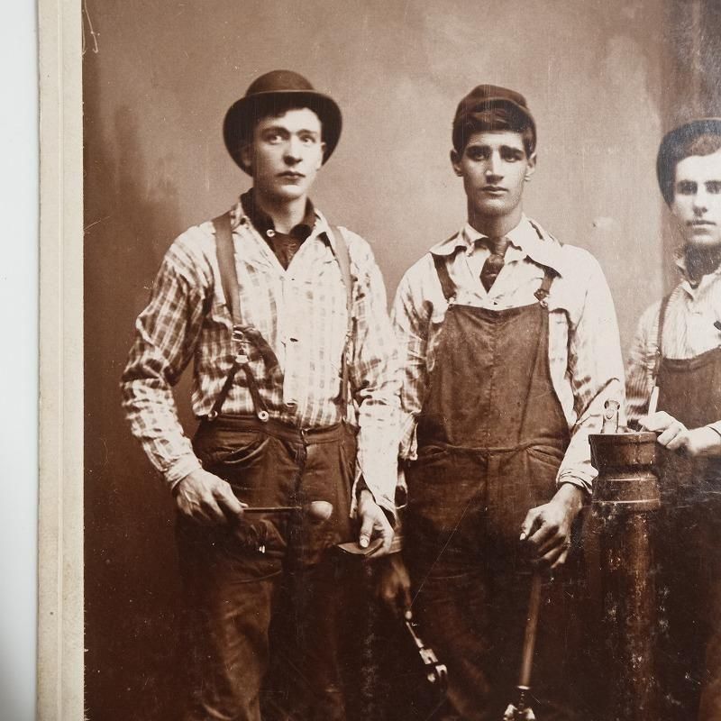 1900's WORKER PHOTO