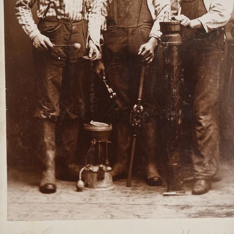 1900's WORKER PHOTO