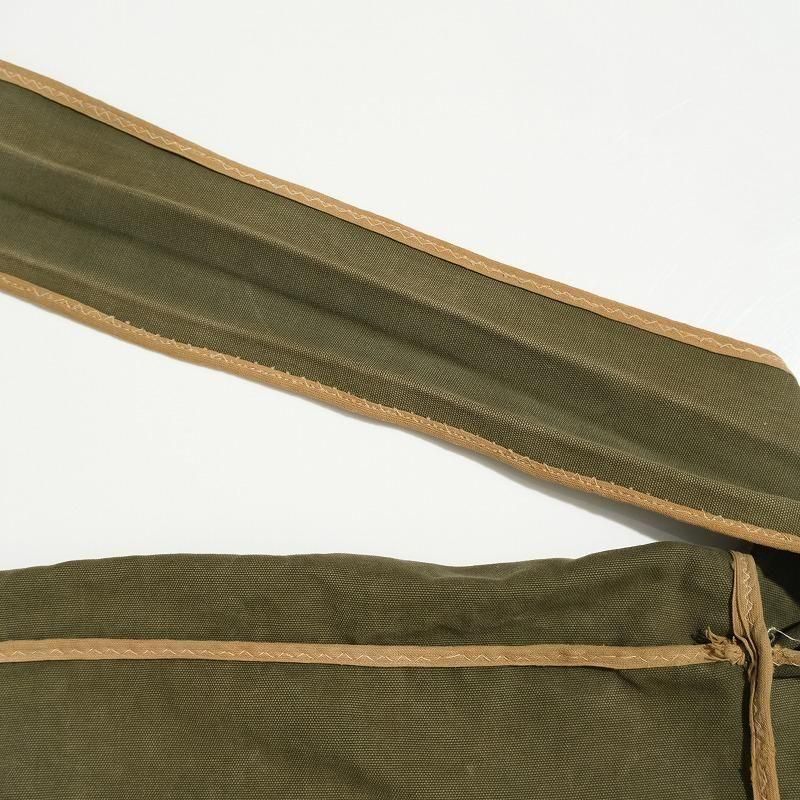 1940's CANVAS SHOULDER BAG