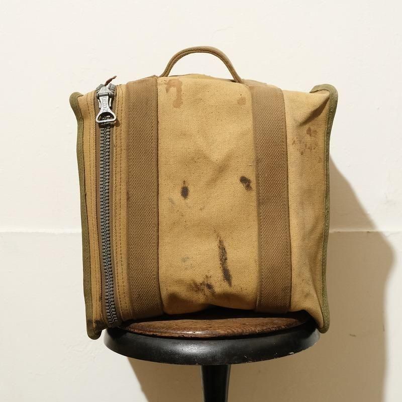 1940's U.S.MILITARY CROWN ZIPER BAG