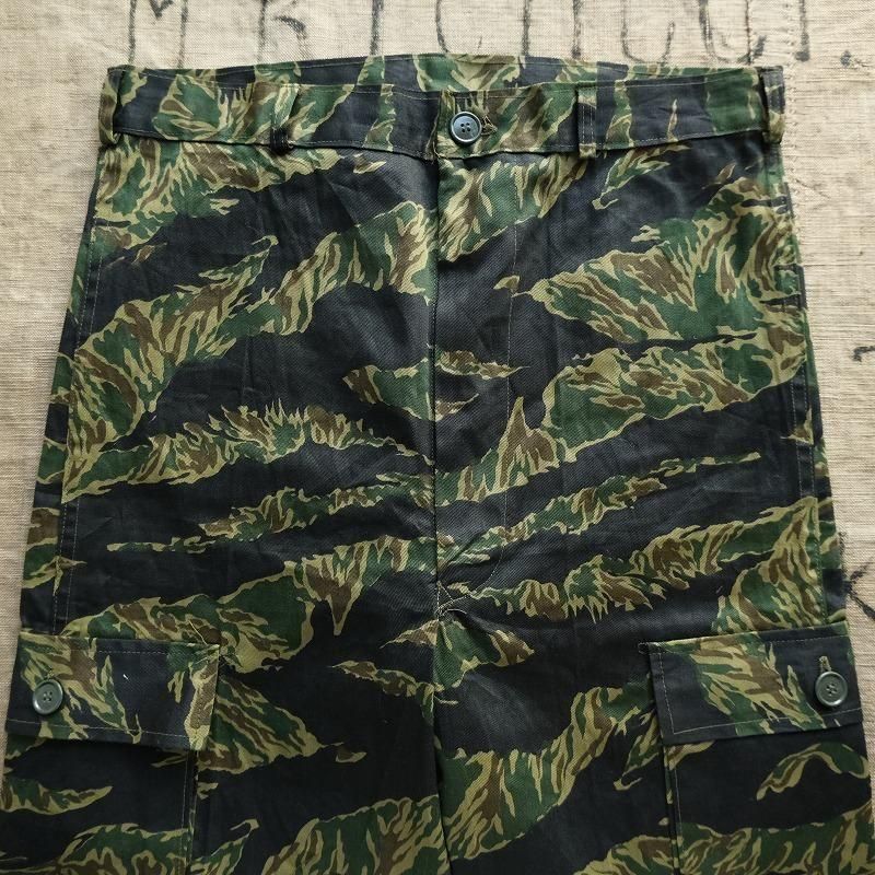 1960's TIGER STRIPE ZIG ZAG PATTERN TROUSERS