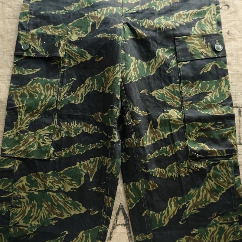 1960's TIGER STRIPE ZIG ZAG PATTERN TROUSERS