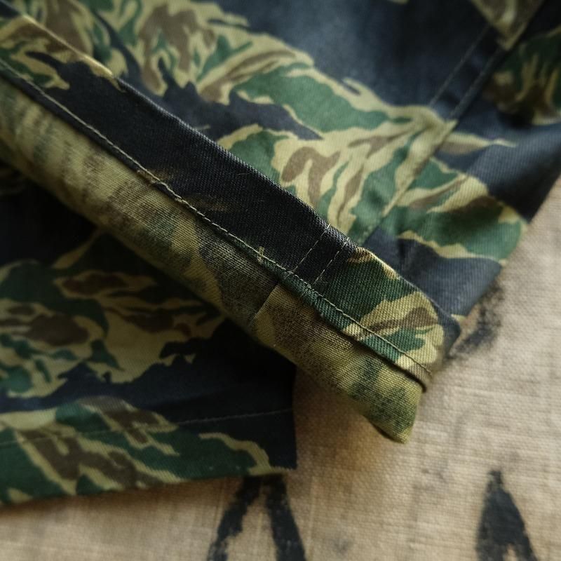 1960's TIGER STRIPE ZIG ZAG PATTERN TROUSERS