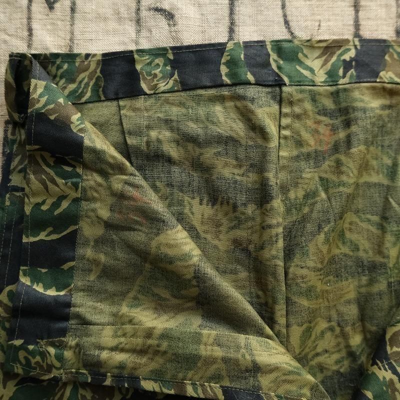 1960's TIGER STRIPE ZIG ZAG PATTERN TROUSERS