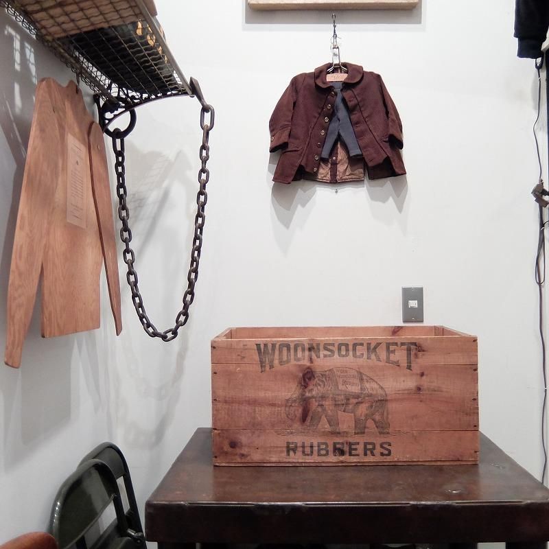1900's1910's WOONSOCKET RUBBERS Wood Shipping Box