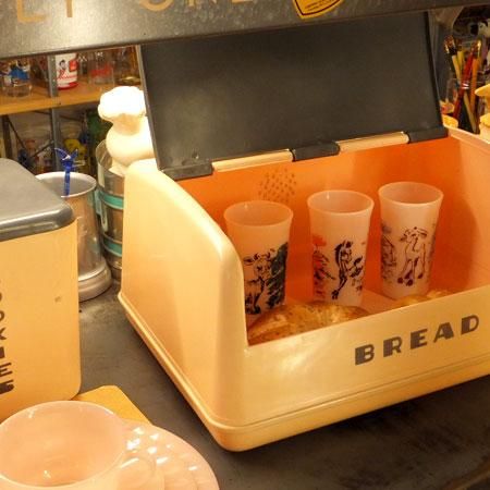 〈値下げしました〉Lustroware USA製 ビンテージ キャニスターセット ☆ラストロウェア ピンク×グレー キャニスター＆ブレッドボックス