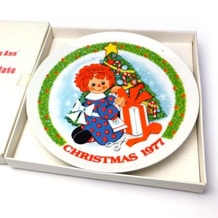 1977 ラガディ アン クリスマスプレート クリスマスモーニング ファイヤーキング アメリカ雑貨専門店kino Shop 1977 ラガディ アン クリスマスプレート クリスマスモーニング ファイヤーキング アメリカ雑貨専門店kino Shop